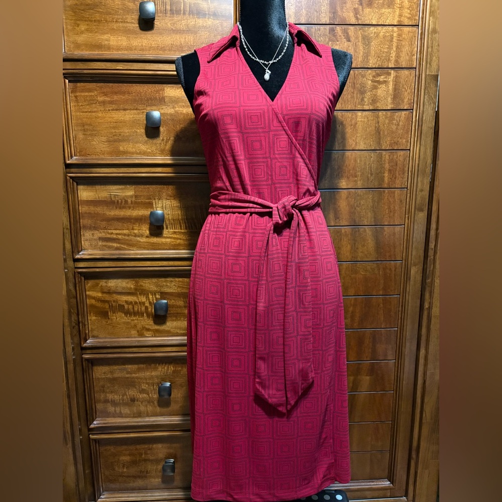 Express Geometric Patterned Sleeveless Collared R… - image 1